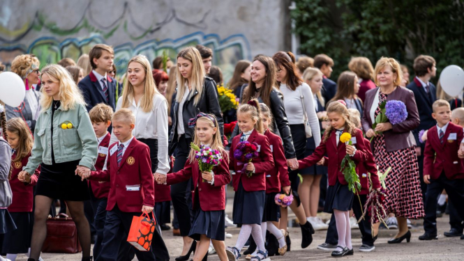1.septembra svinīgais pasākums bērni