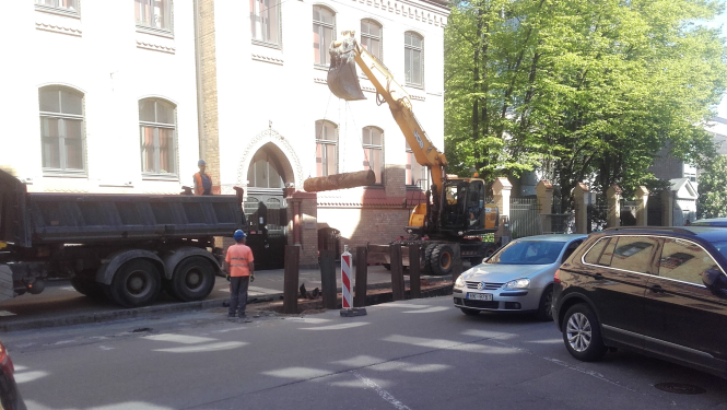 Ūdensvada remonts Bruņinieku ielā