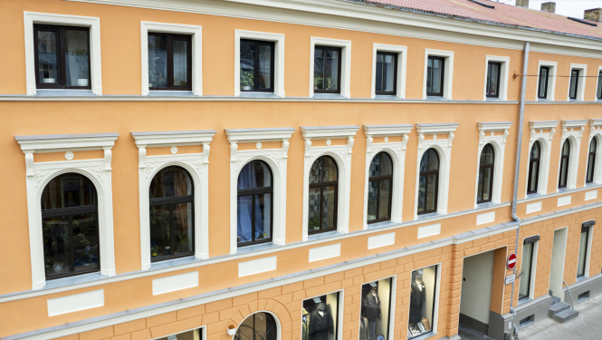 Kr.Barona iela 60 eķa pēc fasādes atjaunošanas