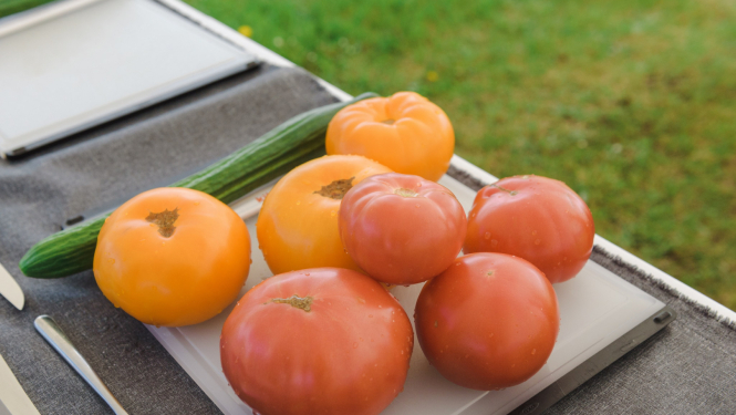 Tomāti uz šķīvja