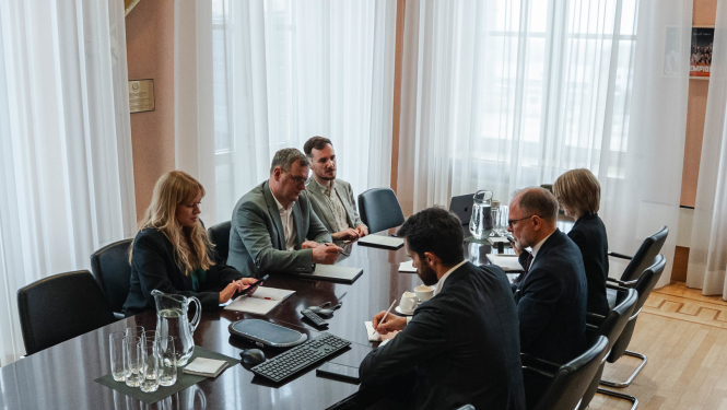 Rīgas mērs Viesturs Kleinbergs un Aizsardzības ministrs Andris Sprūds