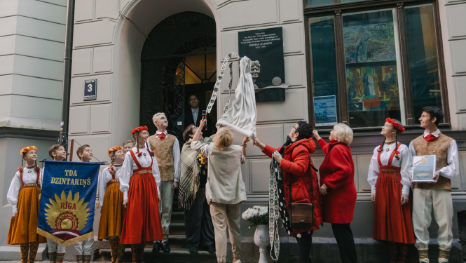 Atklāj piemiņas plāksne “Dzintariņa” dibinātājai Zinaīdai Zeltmatei