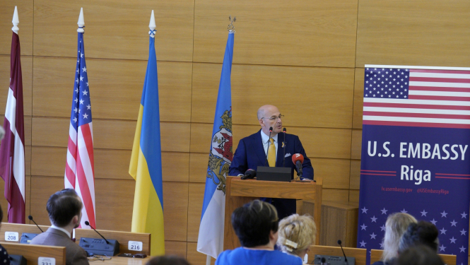 ASV vēstnieks Latvijā Kristofers Robinsons