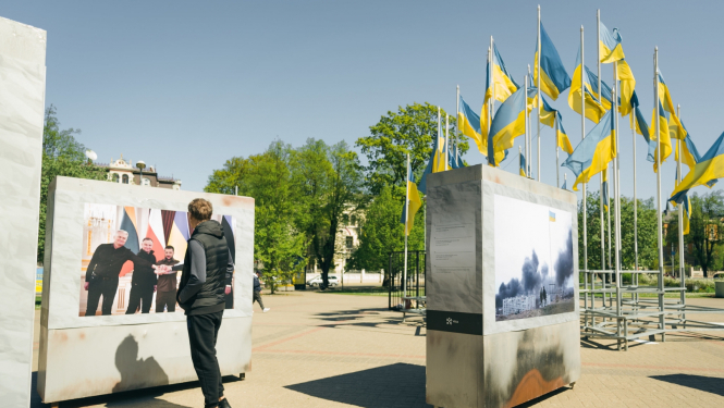 Izstāde pie Kongresu nama