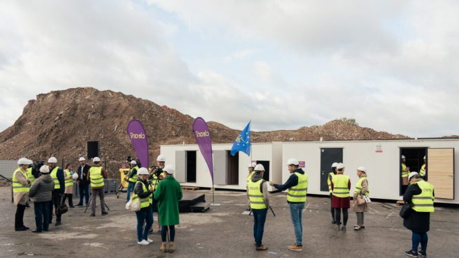 Atklāj būmateriālu apmaiņas punktu