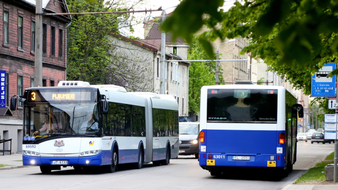 Autobusi brauc