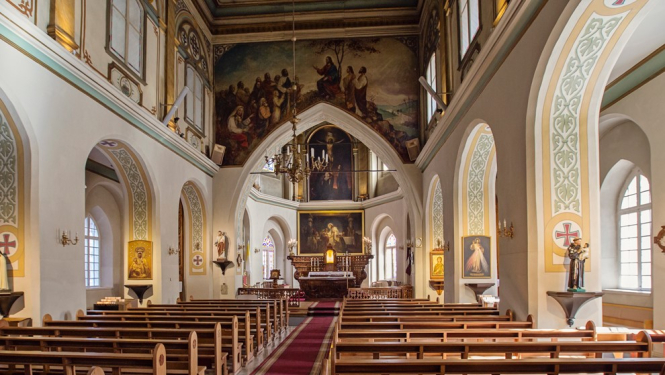 Baznīcas iekštelpa