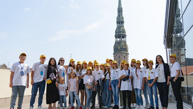 Rātsnamā viesojas bērni no Kramatorskas