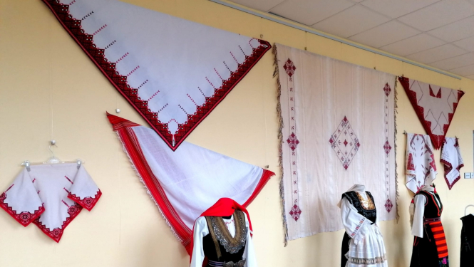Bulgāru tradicionālie tautastērpi un  rokdarbi