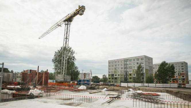 Ceļamkrāns būvlaukumā