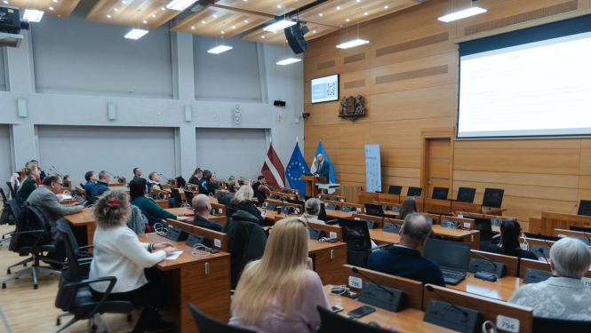 Civilās aizsardzības seminārs sēžu zālē