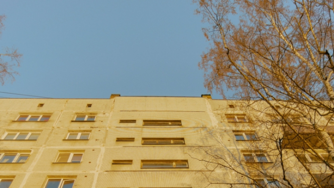 Daudzdzīvokļu māja