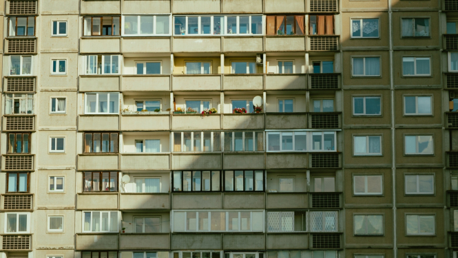 Daudzdzivokļu māja