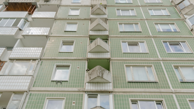 Daudzdzīvokļu māja