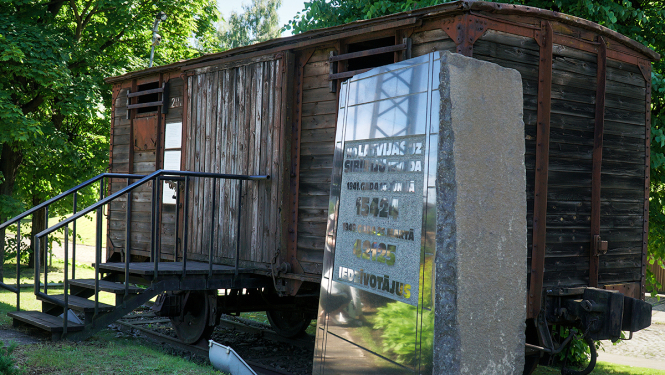 Komunistiskā terora upuru piemiņas vietā Torņakalnā