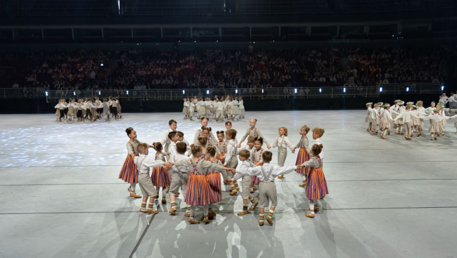 Dziesmu un deju svētki