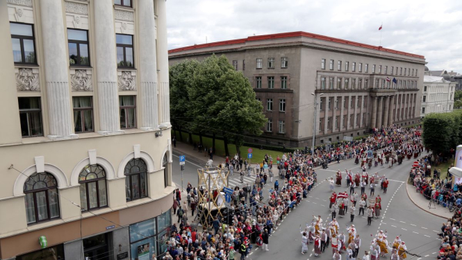 Dziesmu svētku gājiens