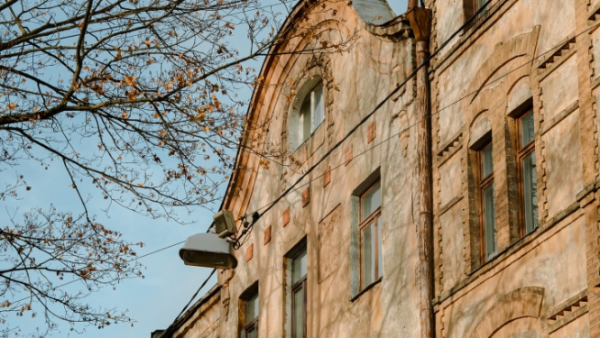 Dzīvojamā māja rudenī