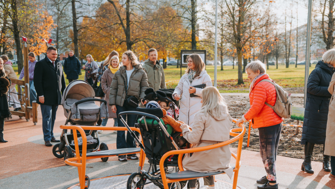 Ēbelmuižas parka rotaļu laukums