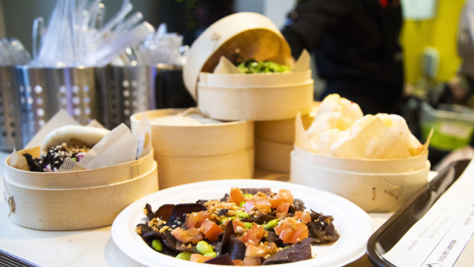 Ēdiens uz šķīvja