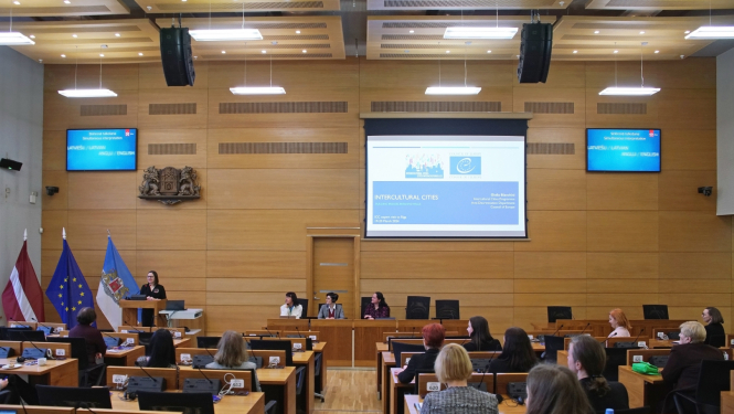 Rīgas domes sēžu zālē prezentē EP Starpkultūru pilsētu programmas ziņojumu 