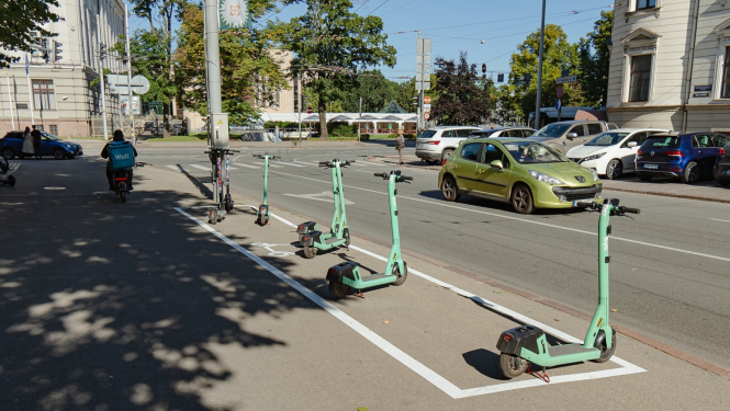 Elektro skūteru novietne
