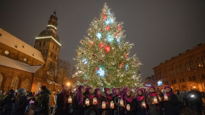 Ziemassvētku egle Doma laukumā