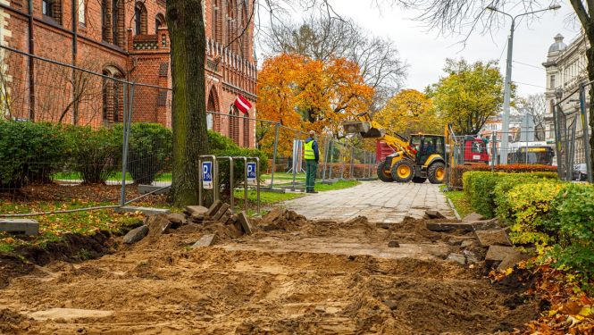 Norakts gājēju ceļs