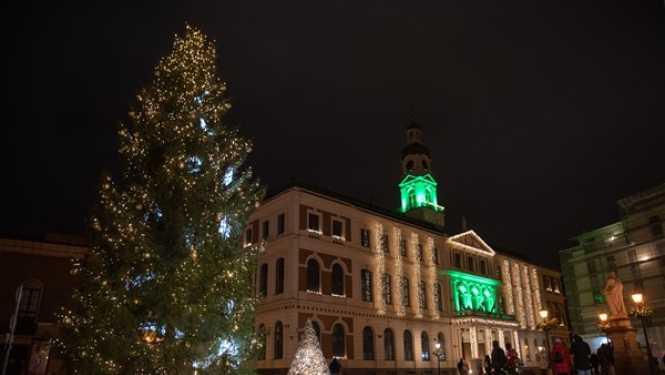 Rātslaukuma Ziemassvētku egle