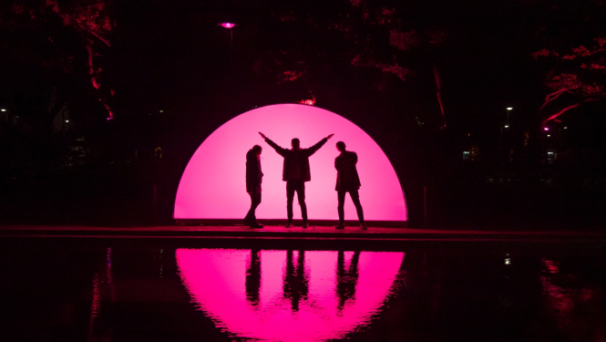  Gaismas instalācija Dārzs, kur saule riet Ziedoņdārzā