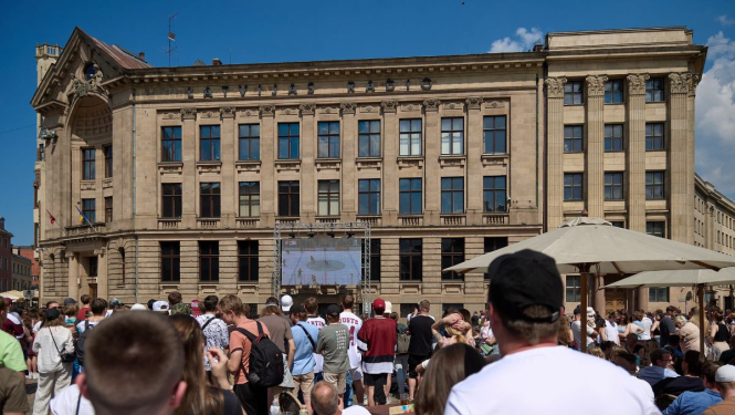Hokeja skatīšanās Doma laukumā