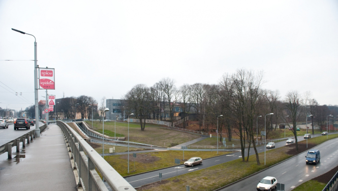 Pārvads pāri ielai