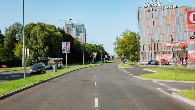 Turpinās ielu asfaltēšanas darbi