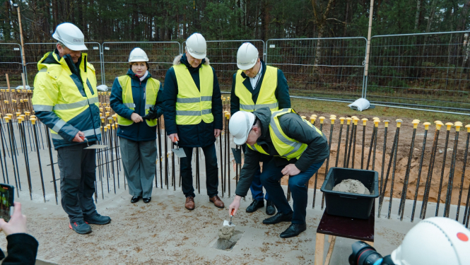 Iemūrē kapsulu apakšstacijas pamatos
