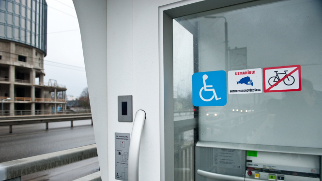 Invalīdu pacēlājs