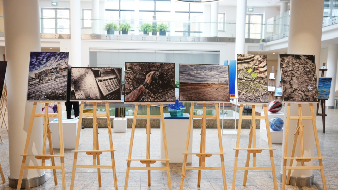 Izstāde “Kur sākas Dzīve”