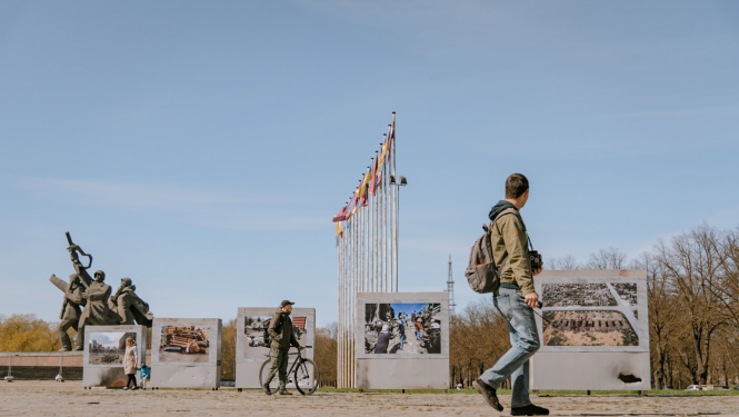 Izstāde Uzvaras laukumā