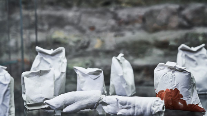 Jāņa Kupča personālizstādes “Puškinam bija četri dēli, un visi idioti” plakāts