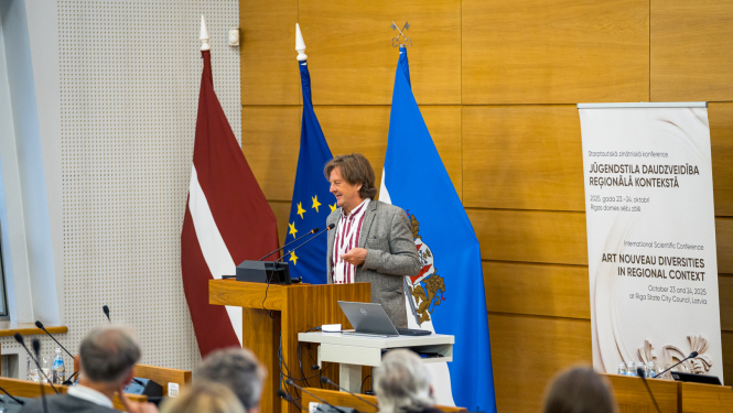 Konference sēžu zālē