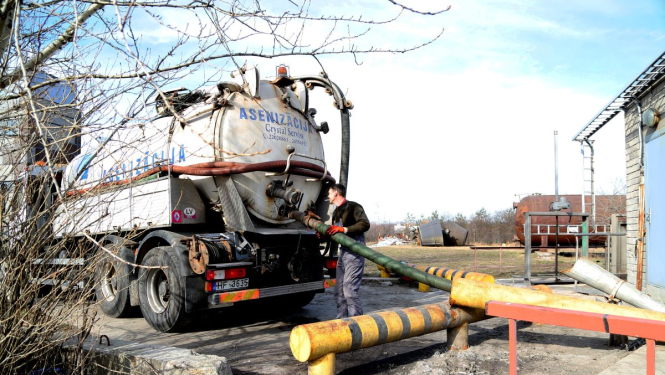 Kanalizācijas izvešanas mašīna