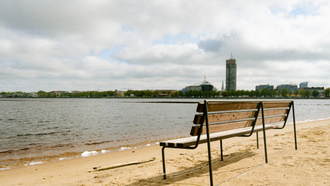 Kīpsalas peldvietas soliņš