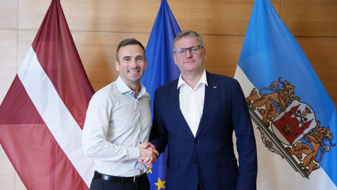 V.Kleinbergs un M.Staķis