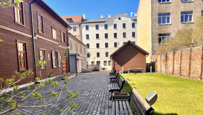 Telpas Krāsotāju ielā 12