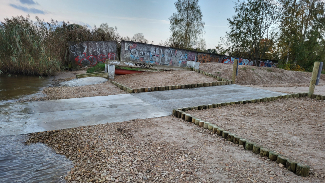 Laivu ielaišanas slips