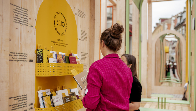 Lasītava Doma laukumā