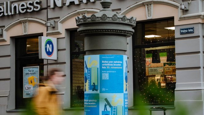 Līdzdalības budžeta vizuālis uz afišas staba