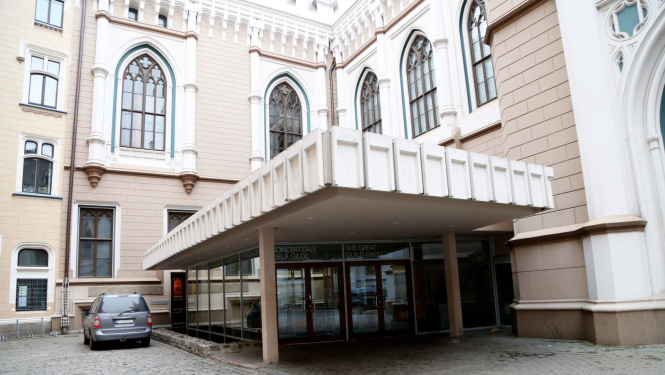 Ieeja Lialajā ģildē