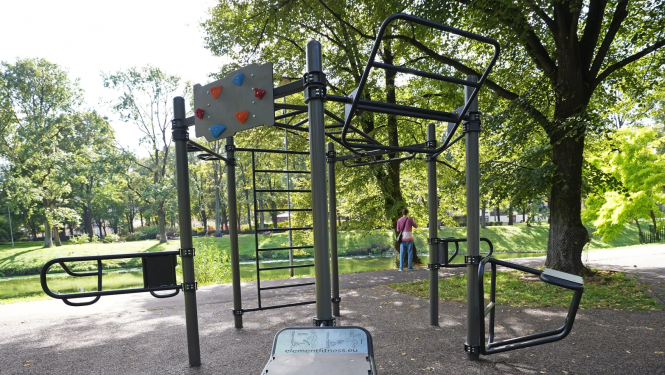 Mika Indraša dāvinātais vingrošanas laukums