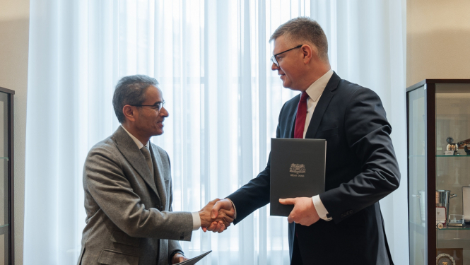 Uz;n;em;ejs Mohameds Ali Alabbars un Rīgas mērs Vilnis Ķirsis sarokojas