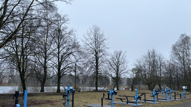 Omnigym āra trenažieri Velnezera krastā